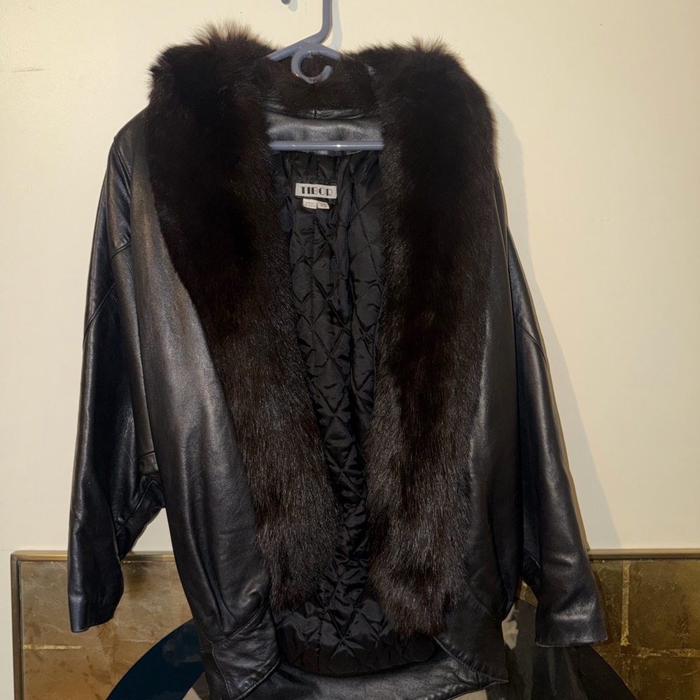 Vintage Tibor genuine leather and natural fox fur collar women's coat